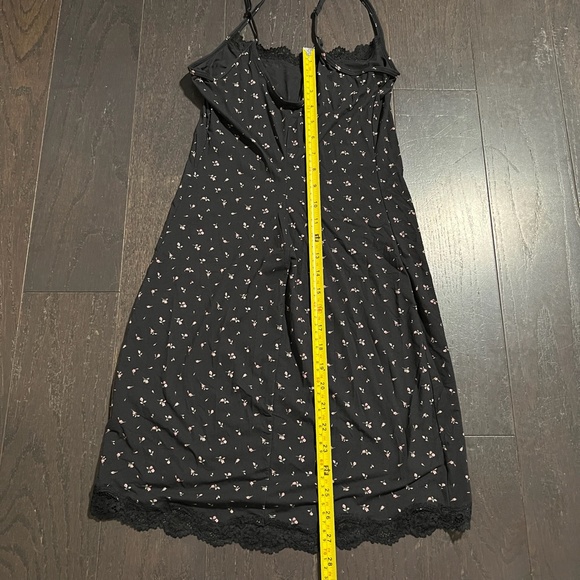 BNWT SKIMS Fits Everybody LaceSlip Dress in Onyx Rosebud Size Large super cute - Picture 3 of 7